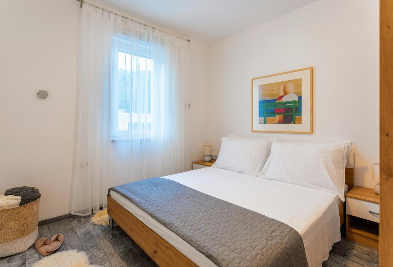 Apartman Olive Supetar Exterior foto