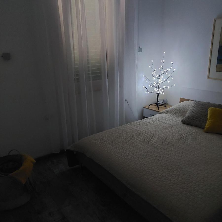 Apartman Olive Supetar Exterior foto
